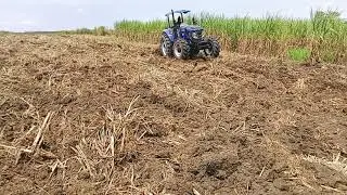 Bajak lahan tebu