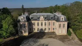 Ch&acirc;teau de Villiers-le-B&acirc;cle (entr&eacute;e et all&eacute;e du ch&acirc;teau)