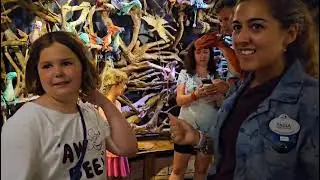 Socially awkward tweenie at Animal Kingdom!
