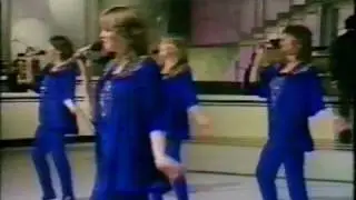 Crashing Down - Lena Zavaroni Show 1982.mp4