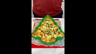 Эта праздничная закуска имела огромный успех на моей вечеринке, где каждый приносил что-то своё!
