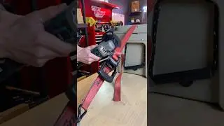 One-handed challenge: Ratchet Strap vs #TorkStrap #cargostrap #springloaded #selftightening #hack