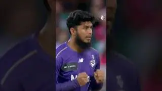Attempting the switch hit, Rishad Hossain BOWLED Steve Smith 😱 #cricket #bigbash #bbl15