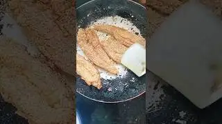 Bombil fry 😋 #youtubeshorts #foodlifemarathi #cooking #fishfry #recipe