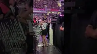 Ros&eacute;&rsquo;s Sister Alice Park Spotted Supporting Her in Barcelona 💖🇪🇸 #rose #ros&eacute; #blackpink