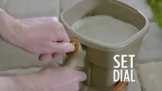 Scotts Whirl Hand-Powered Spreader | BestYardTips