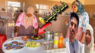 طبخ في البادية/ اش هد المناسبة😮لعريسات شمرو على كتافهم اوبينو حنة يديهم 🤣 لموت ضحك مع هد العائلة😂