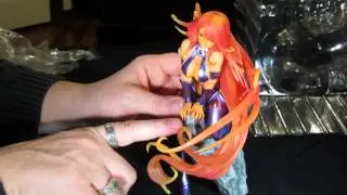 Unboxing DC Comics Starfire Bishoujo by Kotobukiya