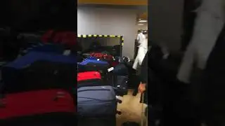 aeropuerto Madrid Barajas cat&aacute;strofe en la cinta de las maletas