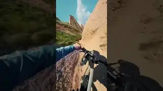 This is the definition of dirt surfing 🤘#TrailSlayer #mtbflow