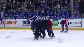 Ryan Lindgren drop the gloves with Conor Sheary
