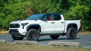 Toyota Tacoma's Engine Drama: V6 vs. I4 Hybrid!