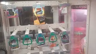 SkillFall Claw Machine action!