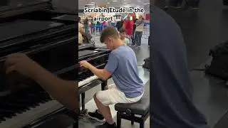 Playing Scriabin Stude Op.8 No.12 in the Palermo airport!🎹✨🇮🇹 #piano #scriabin #piano #pianist