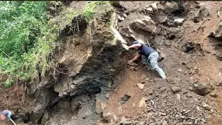 rock cliffs in the mine in a dangerous way