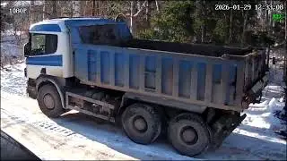 Экскаватор в деле. Выравнивание и подсыпка участка.