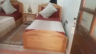 شقة للايجار في تارودانت قرب فندق السعديين ها هو رقم أصحاب شقة 0679266731   0676187729  تمن مناسب 250
