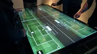 65&acute;&acute; Multitouch Table 4K aus Acrylstein [⚽ interaktives Fu&szlig;ball-Museum mit multi-user Spielen]