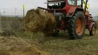 BALE UNROLLER. Round bale UNWRAPPER.  Homemade BALE unwrapper. Derulator pentru baloți rotunzi.