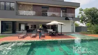 Elegante e imponente, esta casa te oferece o que há de melhor em conforto e qualidade de vida