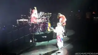 Red Hot Chili Peppers - Can't Stop - Detroit, MI (SBD audio) *Amazing intro*