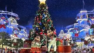Mickey&rsquo;s Once Upon a Christmastime Parade at Mickey&rsquo;s Very Merry Christmas Party 2025