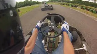 cette semaine dans regis es un con, regis fait du kart