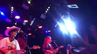 HINDS / CHILI TOWN live at the telegram ballroom