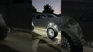 #liftedram #axewheels #atturo #kodakkustumz #customtrucks #rocklights #liftedtrucks #ram1500 #26x14