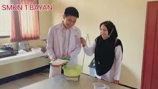 Praktek pembuatan Roti jurusan APHP