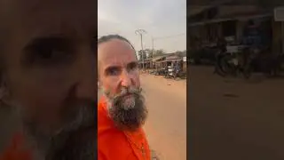 Sur les chemins anim&eacute;s de Burkina avec Dada #yoga #babanamkevalam