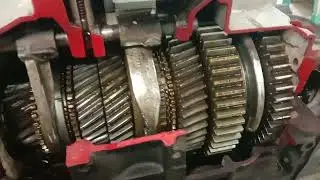 Running Condition Cut Section Model l Engine l Clutch l Gearbox Propeller Shaft l Differential l