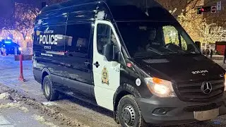 Edmonton police bomb squad ￼sitting at city hall 