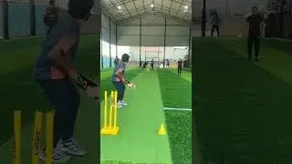 Six Hitting in indoor cricket ✔️ || Aggressive 💯✔️ || #cricket #indoorcricket #sixhitting #batting