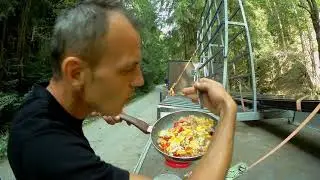 Spiv - Mancare la tigaie in natura pentru soferi