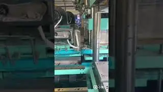 EVA two-color injection machine , produce two-color slipper, soles, shoes and so on.