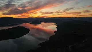 Un moment magique au dessus du lac du salagou 😍