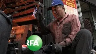 On Hanoi&rsquo;s Blacksmith Street A Lone Forge Burns Bright | Radio Free Asia (RFA)