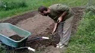 Biointensive Gardening 2b - Deep Bed Prep