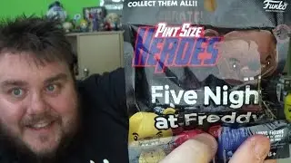 Funko FIVE NIGHTS AT FREDDY'S Pint Size Heroes Blind Bag x4 Vinyl Figure Review (SuperSorrell)