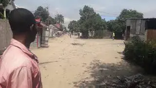 40/80 avandre &agrave;  Kinkole non loin du  goudron . (100.000$ a debattre)