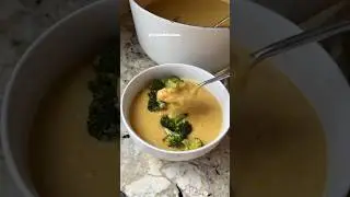 Easy Vegan Corn Chowder 🌽