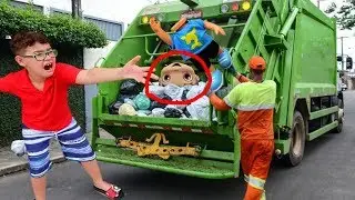 BONECO DO LUCCAS NETO! O CARRO DO LIXO LEVOU!?