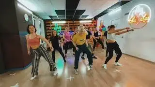 REGGAETON in Ola Salsa|Reggaet&oacute;n dance