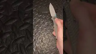 Benchmade Bugout Carbon Fibre handle with Damascus blade