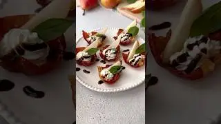 Crispy prosciutto cups with goat cheese and pears🍐🥓 #fallvibes #appetizer #partyfood