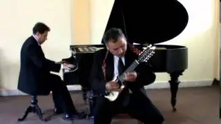 Linda Cochabambinita. Cueca Boliviana. Juan Antonio Rojas (Piano) y Johnny Bautista (Charango)