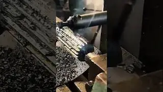 The milling machine forms splines on a solid steel shaft.#shorts #satisfying #working #welding #diy