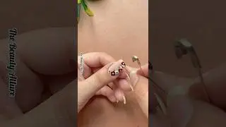 💅🌸Easy flower nail art design #nailart2025 #shorts #shortvideo