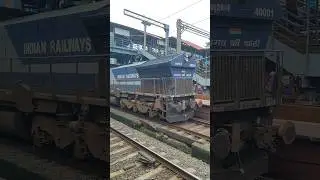 #40001 BGKT WDP4B Leads Palace Queen Humsafar Exp #shorts #indianrailways #viral